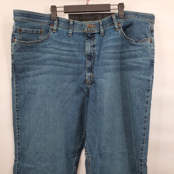 Wrangler Authentics Classic Stright CUt Jeans Denim Pants Men Size 44 x 32 NWT - Picture 2 of 12